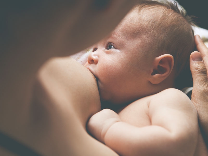 L’allattamento: quello che una madre affronta e quale supporto avere dal fisioterapista di fiducia