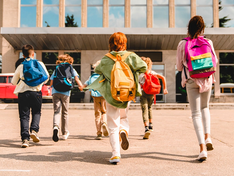 Lo zaino di scuola: una guida per la schiena dei vostri figli.